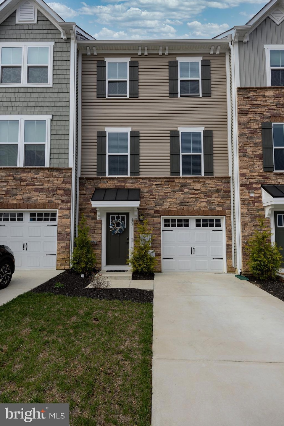 102 Roundstone Run, Swedesboro, NJ 08085 - photo 1