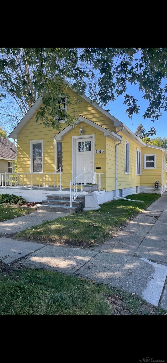 1515 11th Ave, Port Huron, MI 48060 - photo 1