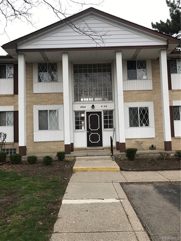 29216 Gloede Dr unit M-8, Warren, MI 48088 - photo 1