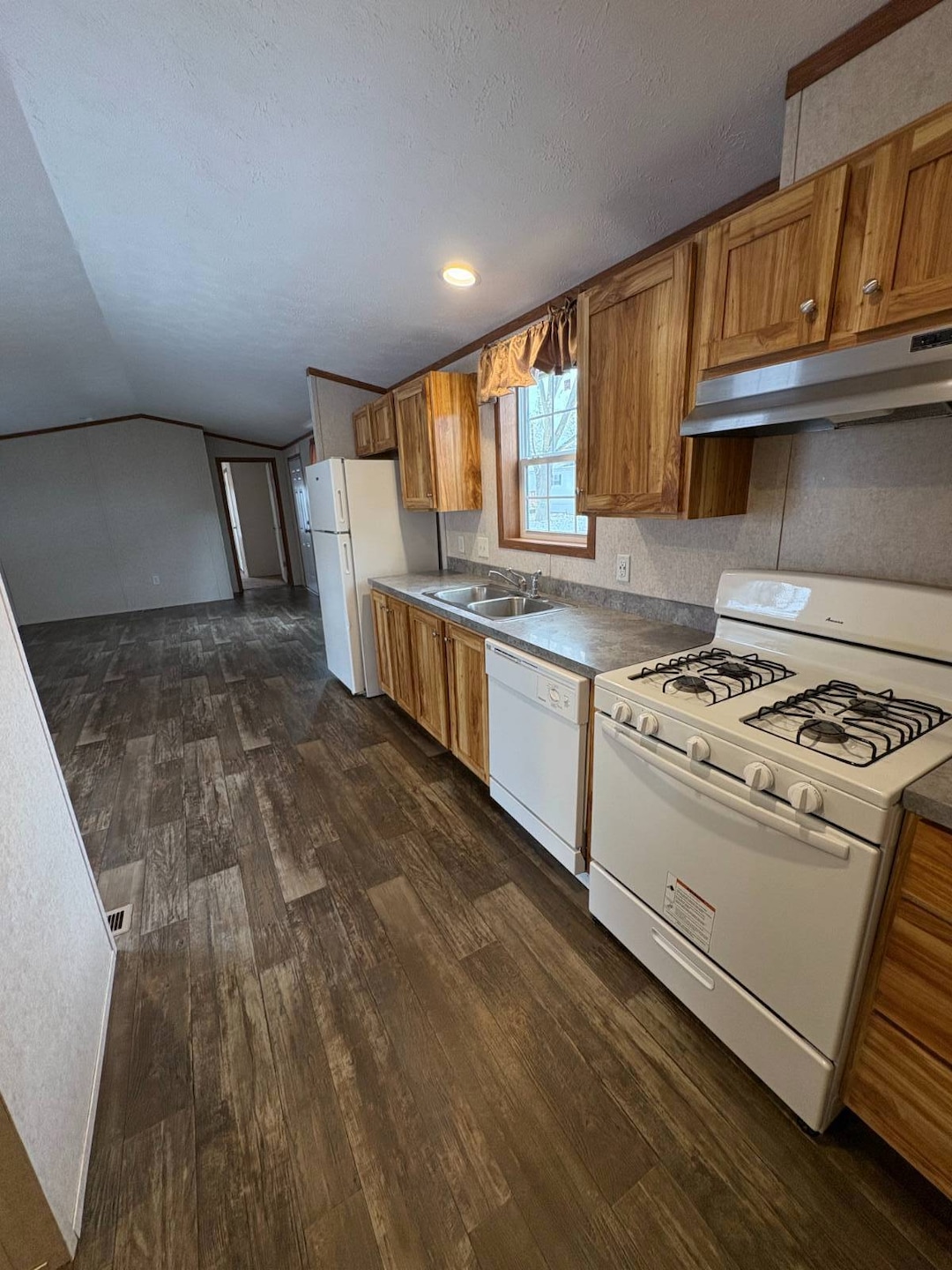 328 W 53rd St unit 18, Anderson, IN 46013 - photo 1