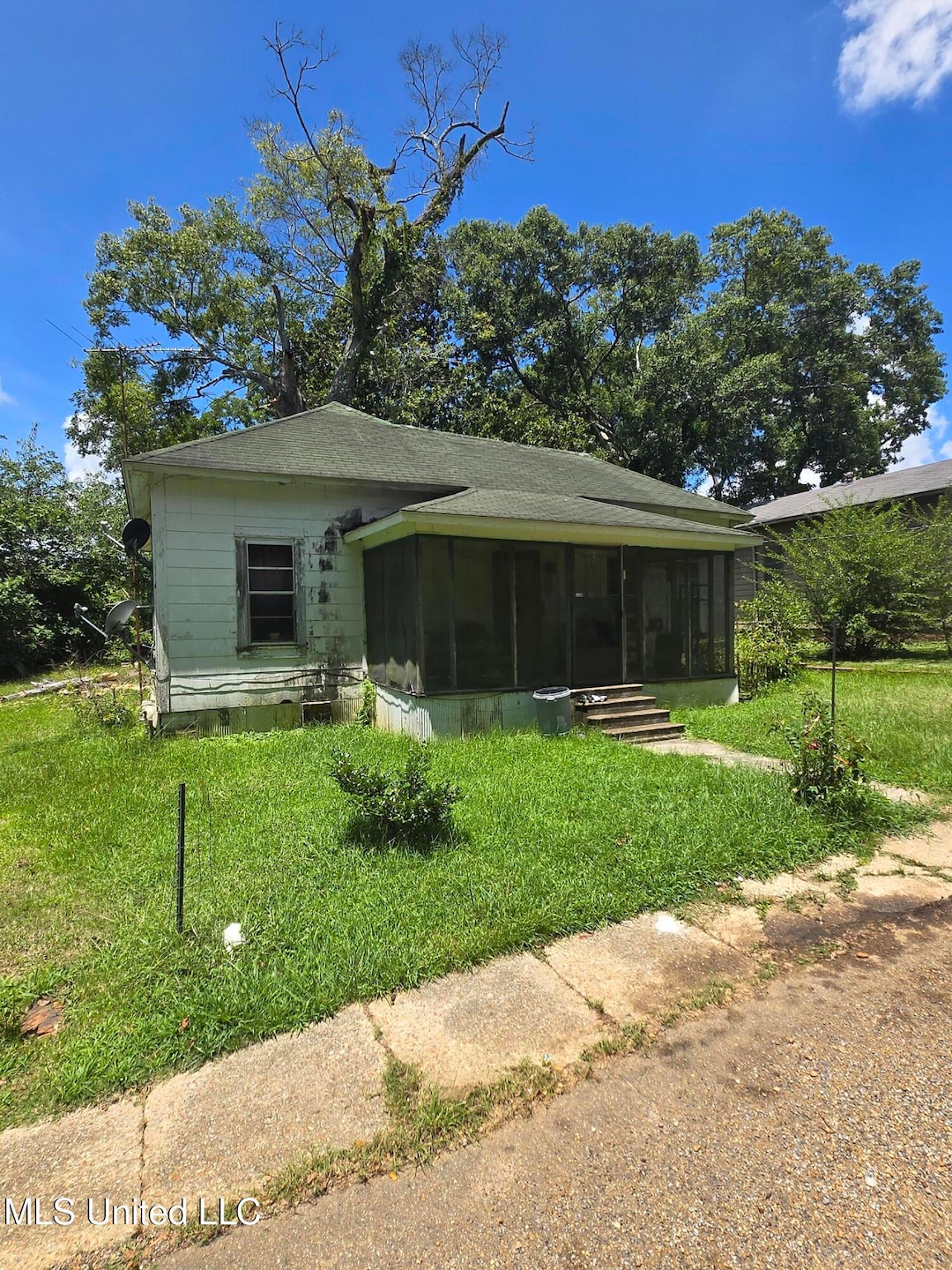 214 S. Lowe Street.1