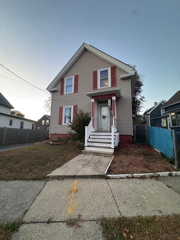 32 Clarendon Ave, Lynn, MA 01902 - photo 1