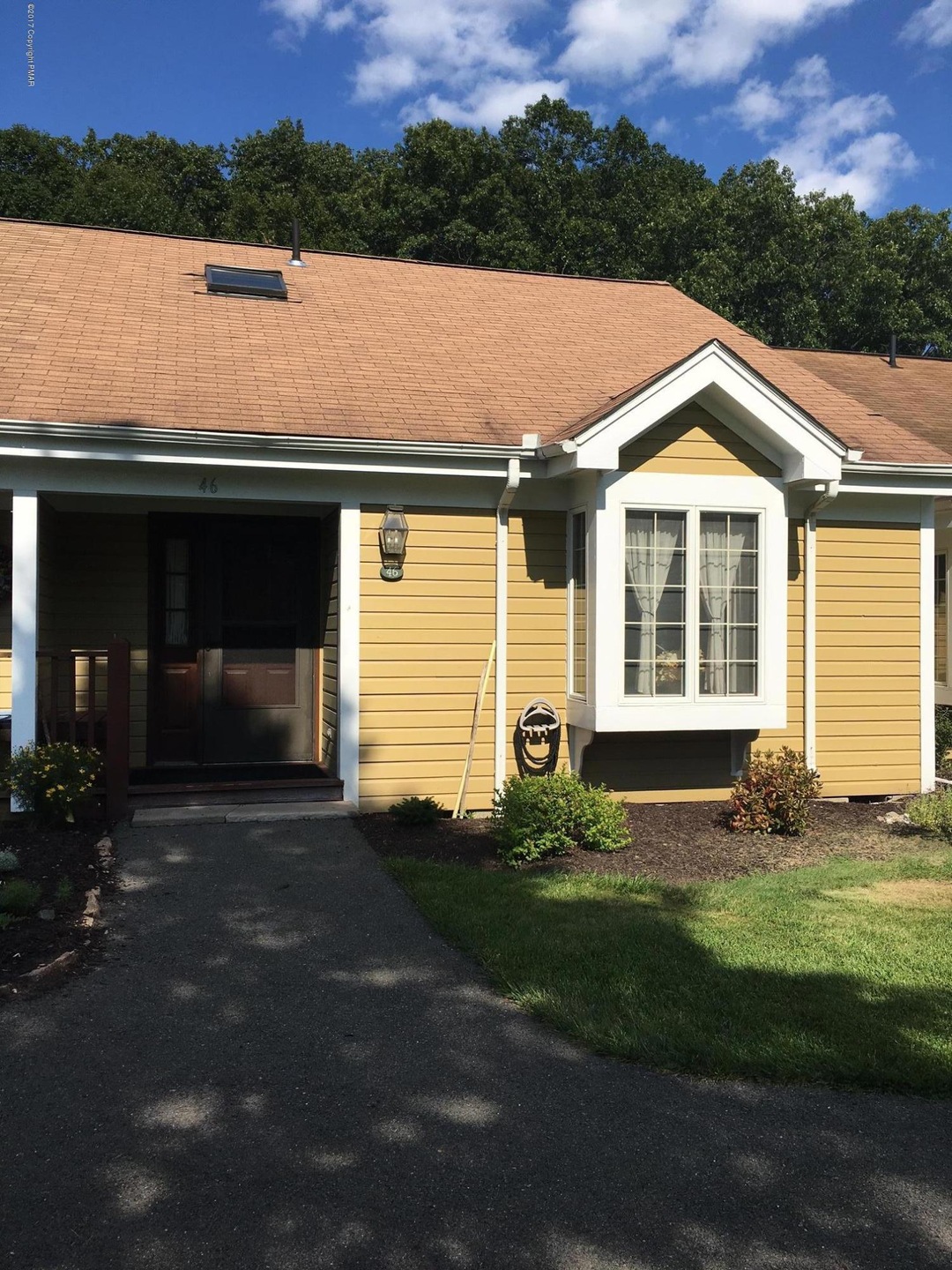 46 Dragon Fly Cir, Stroudsburg, PA 18360 - photo 1