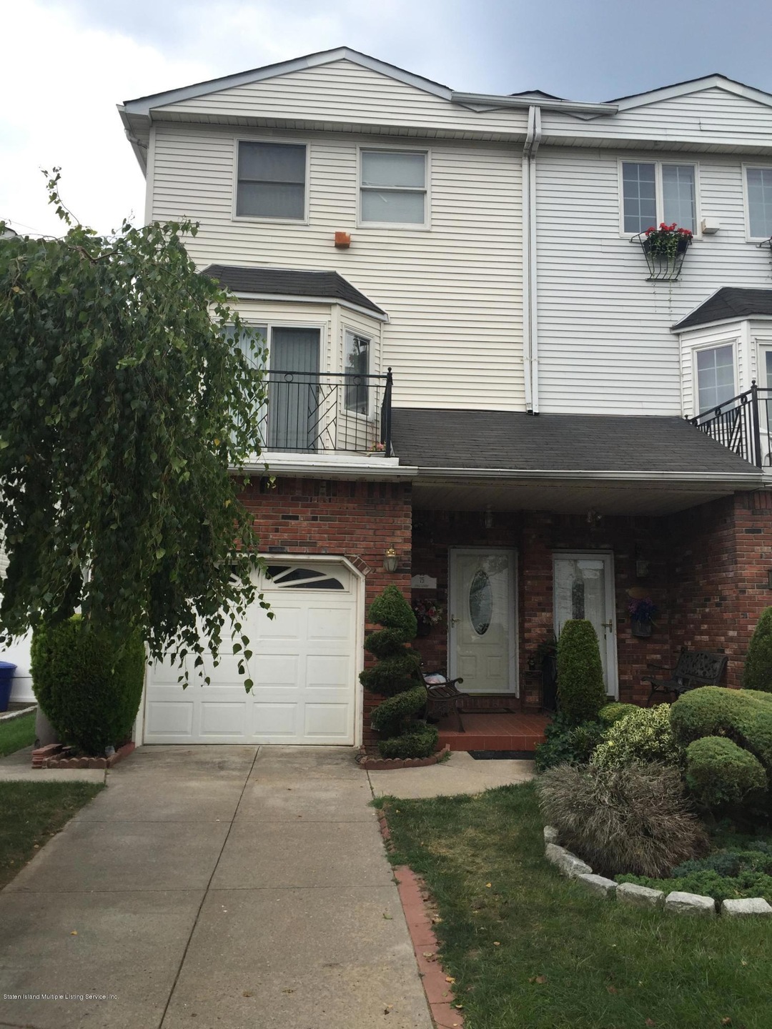 75 Dina Ct, Staten Island, NY 10306 - photo 1