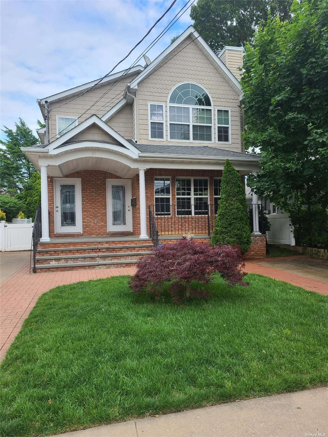 22 Dunwood Rd, Port Washington, NY 11050 - photo 1