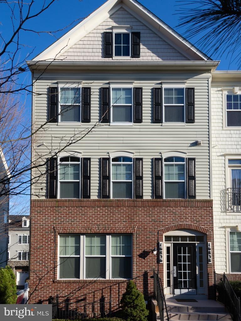 16836 Nuttal Oak Place unit 20, Woodbridge, VA 22191 - photo 1