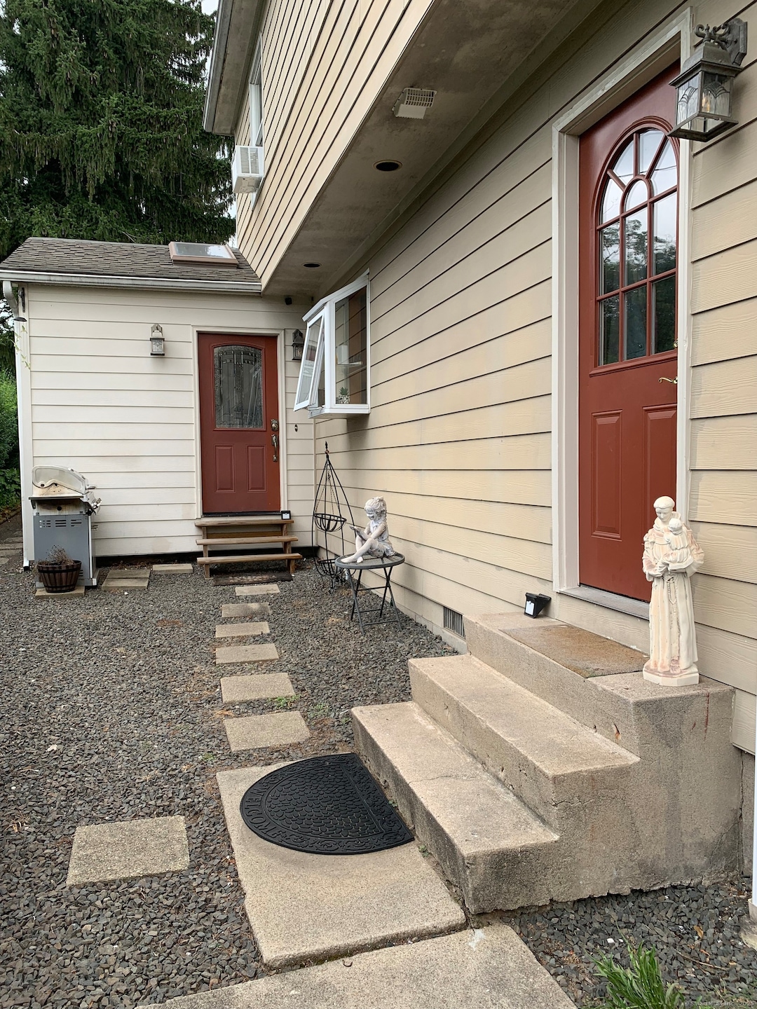 For Rent $2,400/month