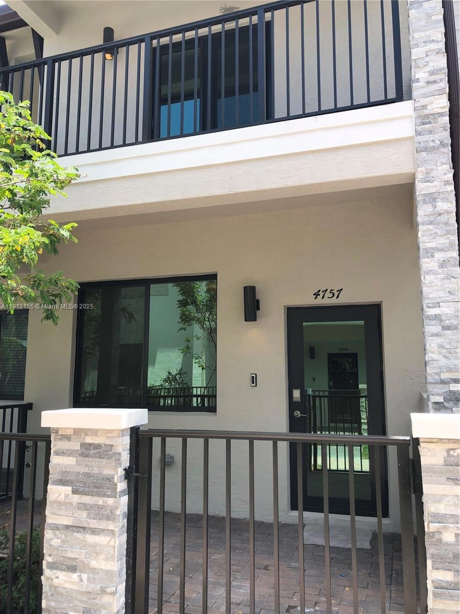 4757 NW 83rd Pkwy unit 4757, Doral, FL 33166 - photo 1