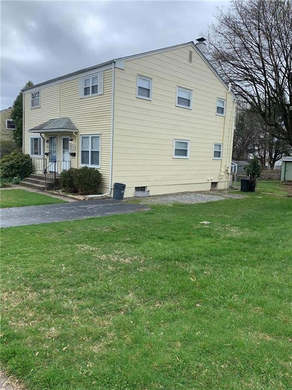1325 Greenview Dr, Bethlehem, PA 18018 - photo 1