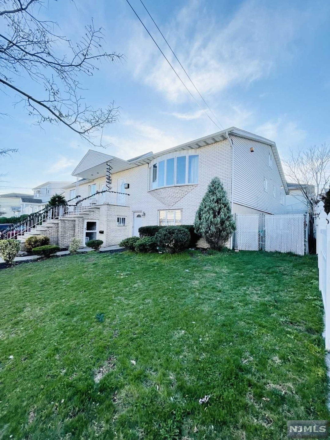 213 Farnham Ave unit Right Side, Lodi, NJ 07644 - photo 1