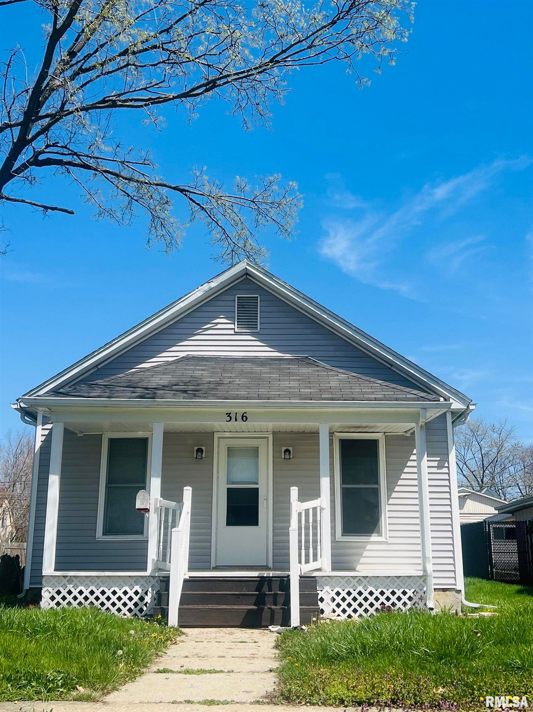 316 Willard Ave, Lincoln, IL 62656 - photo 1
