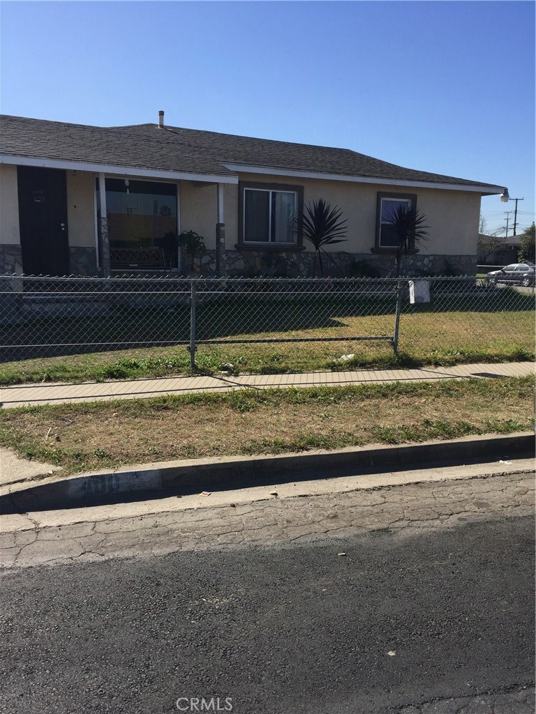 400 S Amantha Ave, Compton, CA 90220 - photo 1