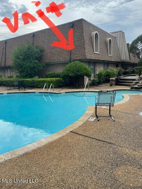 back view of unit and pool