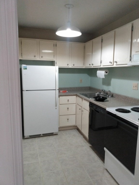 72 Barrett St unit 312, Northampton, MA 01060 - photo 1