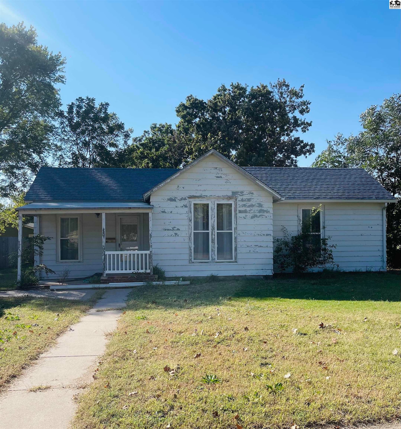 319 N 8th St, Sterling, KS 67579 - photo 1