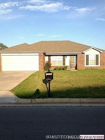 8921 S 261st East Ave, Broken Arrow, OK 74014 - photo 1