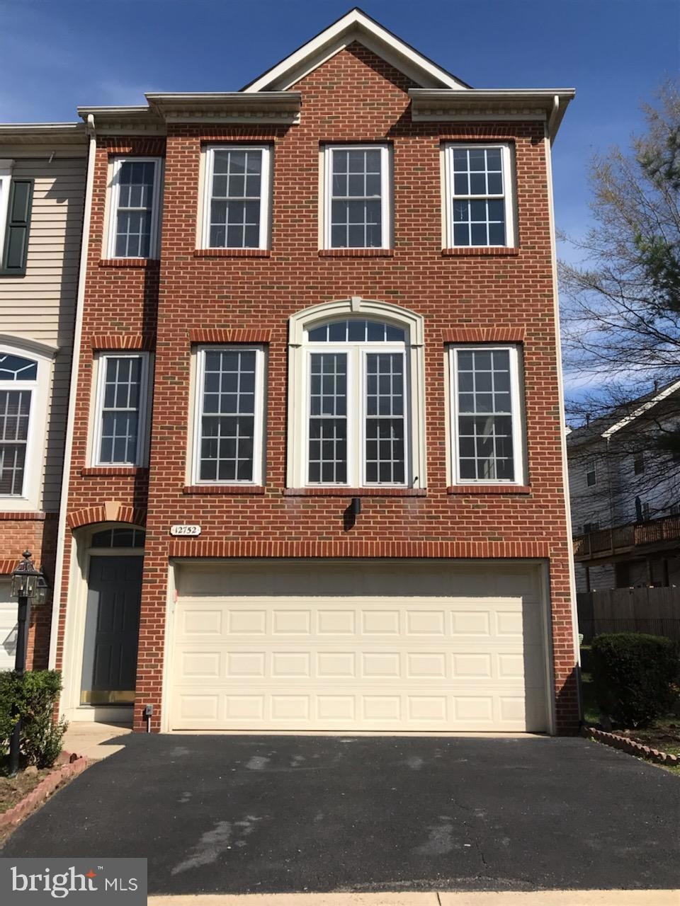 12752 Heron Ridge Dr, Fairfax, VA 22030 - photo 1