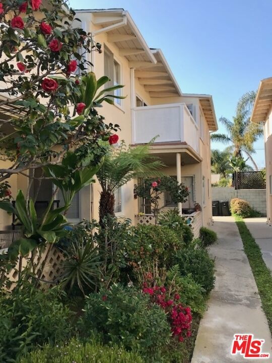 Side off Property and unit entrance