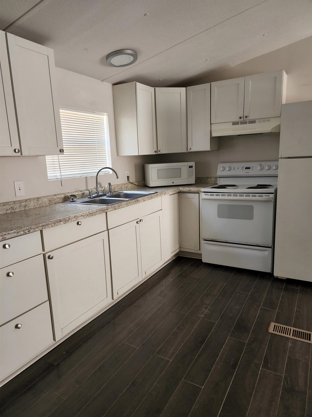 8 Callahan Dr, Crawfordville, FL 32327 - photo 1