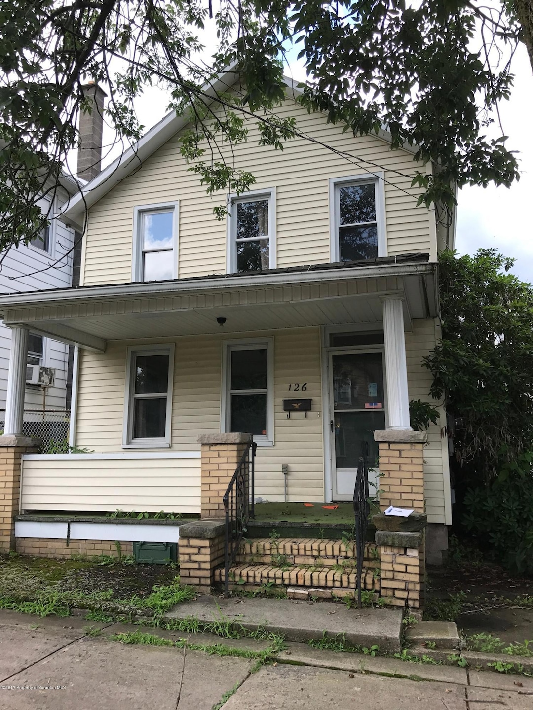 126 W Broad St, Nanticoke, PA 18634 - photo 1