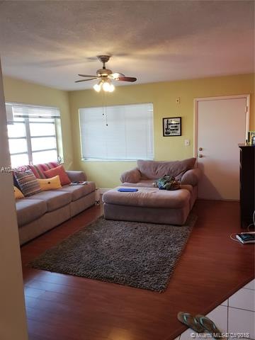 Entrance/Living Room