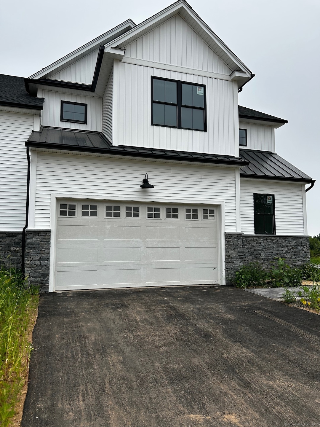 Under Contract $909,000