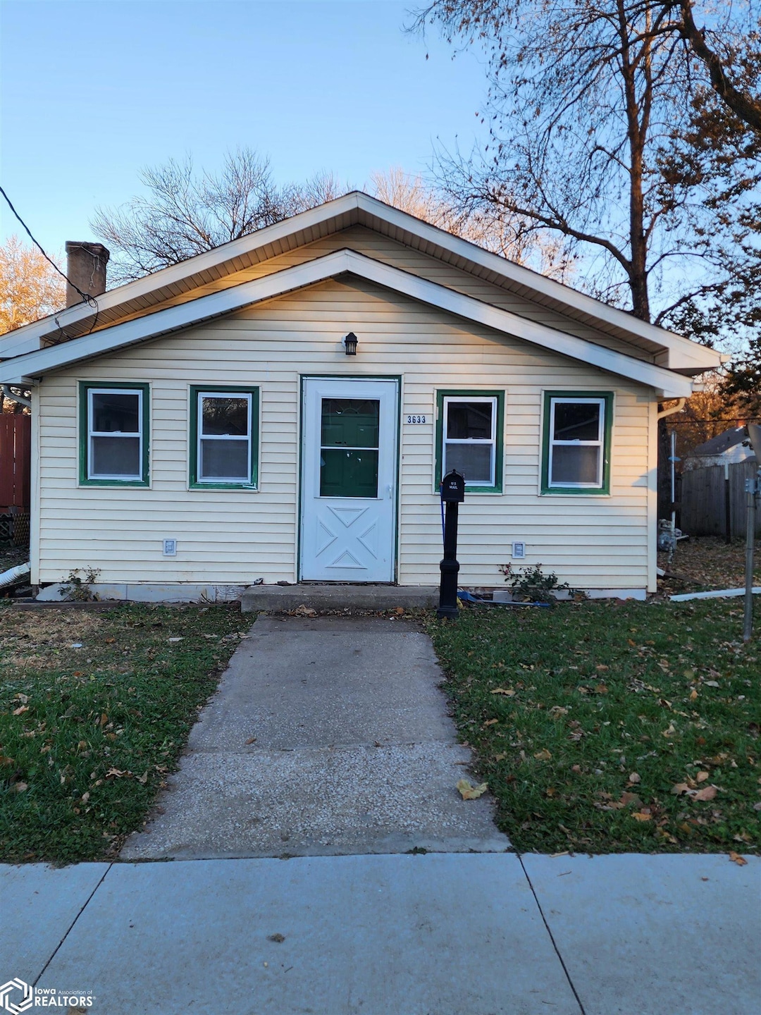 3633 Bowdoin St, Des Moines, IA 50313 - photo 1