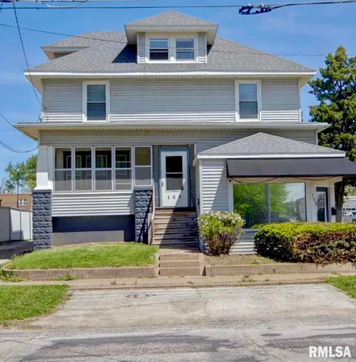 For Rent $900/month • Co-Listing Agent