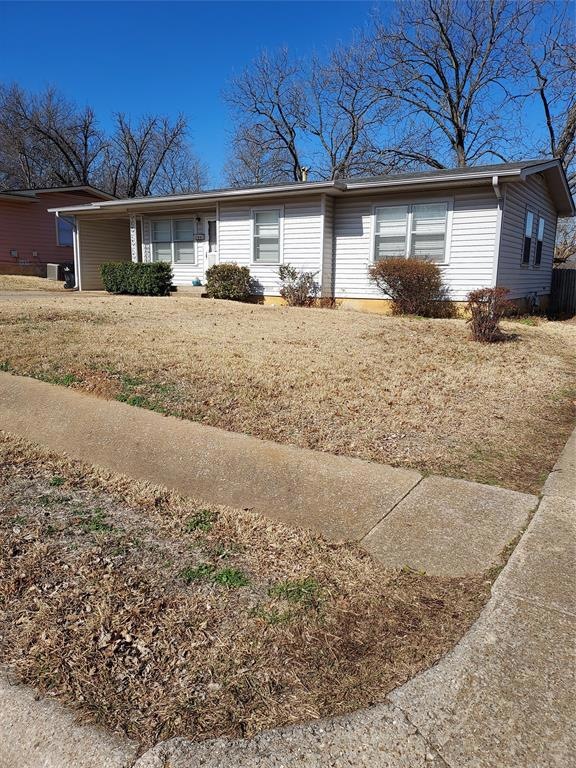 1709 Ridgewood Rd, Denison, TX 75020 - photo 1