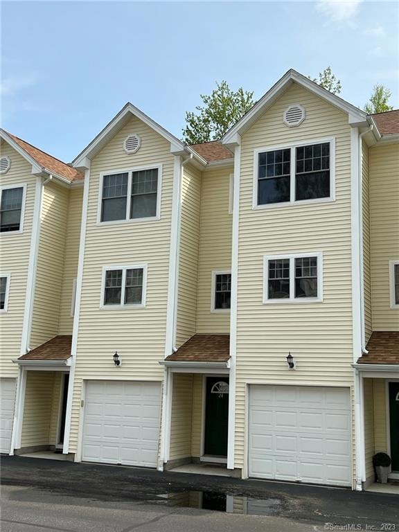 Uncas Condominiums unit 24, Norwich, CT 06360 - photo 1