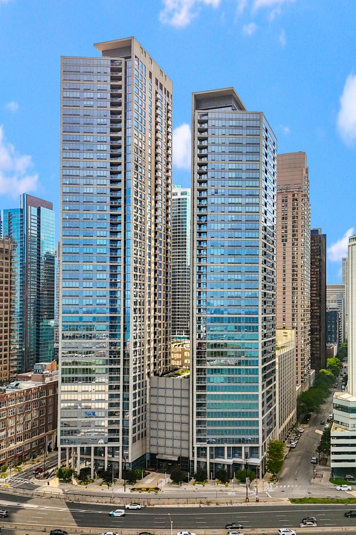 Pending $1,700,000 • Co-Listing Agent