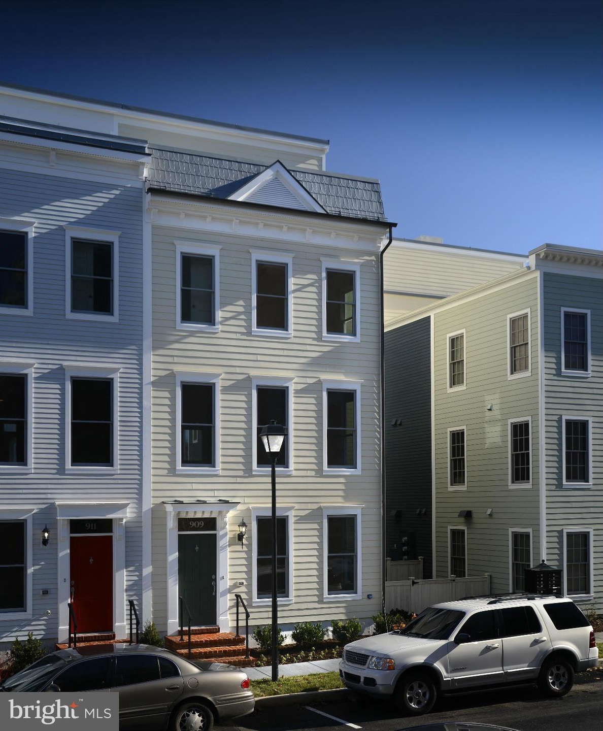 909 Parker Gray School Way unit DUNCAN, Alexandria, VA 22314 - photo 1