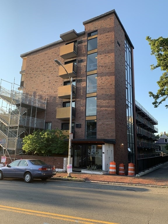 345 Harvard St unit 5A, Cambridge, MA 02138 - photo 1