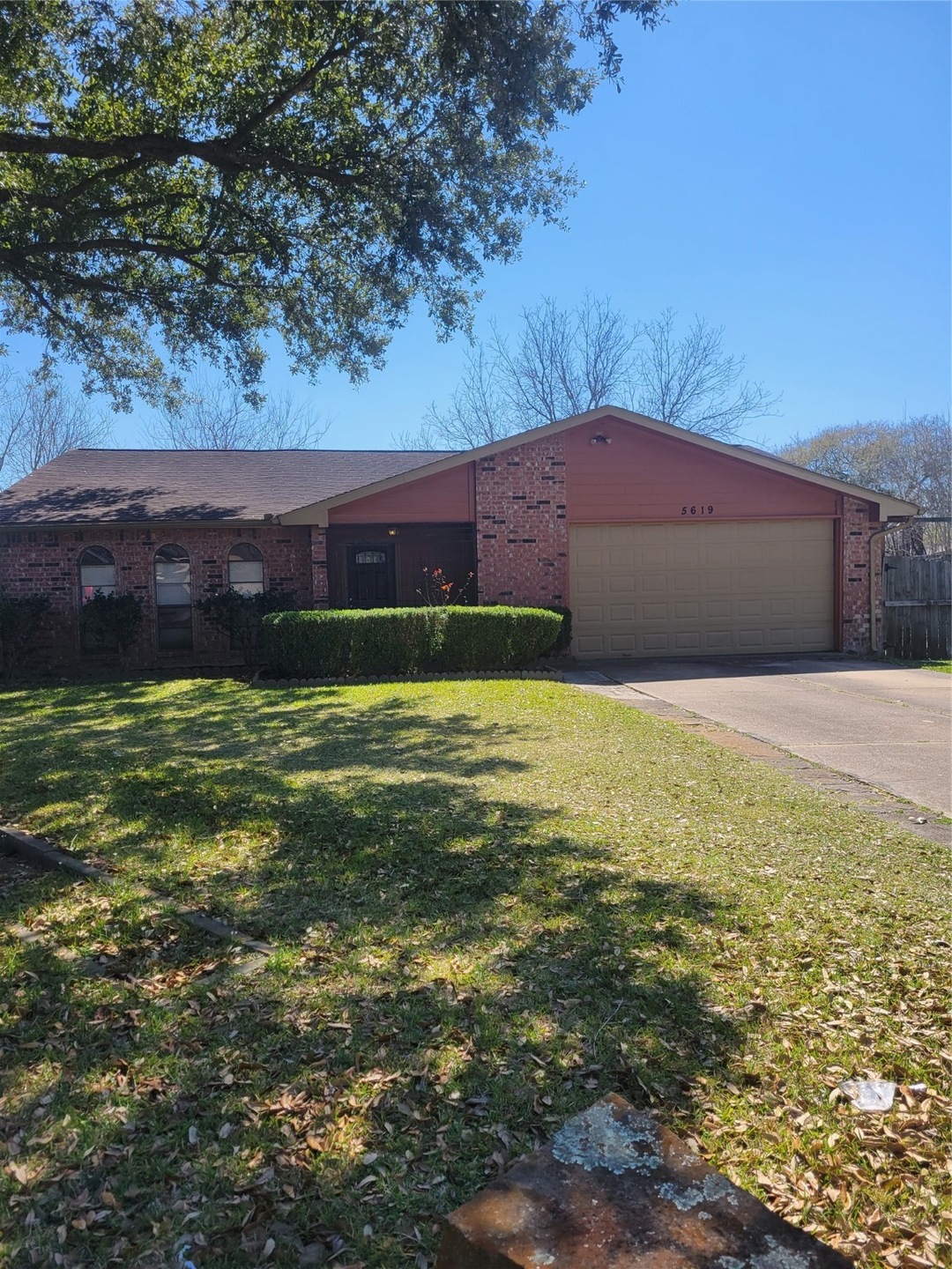 5619 W Ridgecreek Dr, Houston, TX 77053 - photo 1