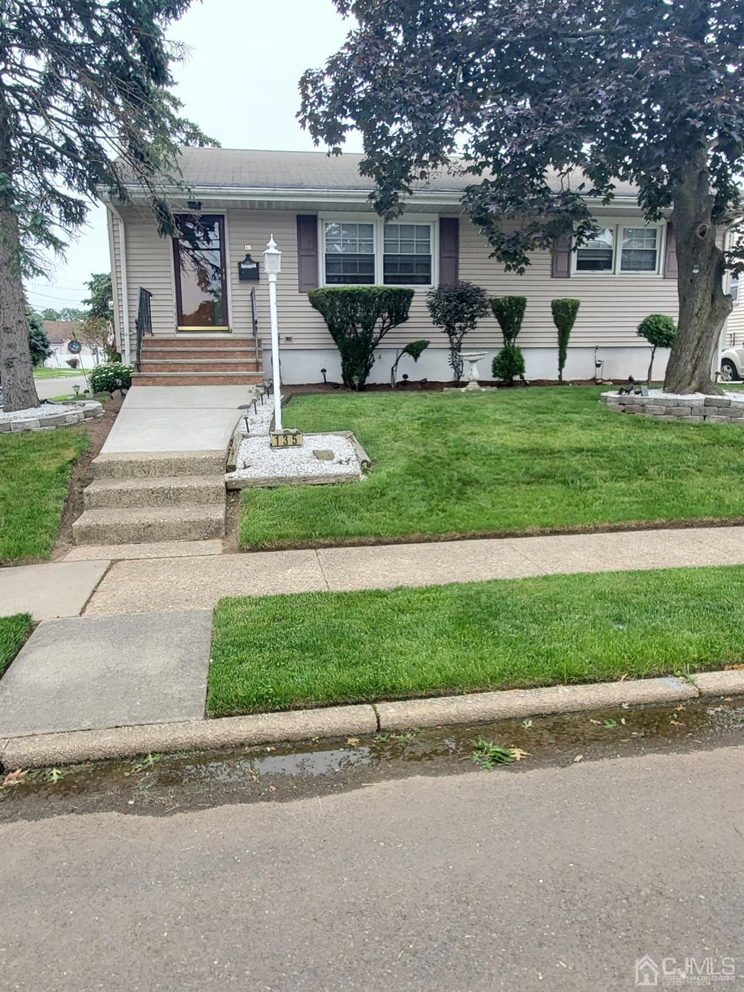 135 E Cherry St, Carteret, NJ 07008 - photo 1