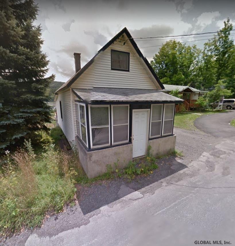 63 S Main St, Tannersville, NY 12485 - photo 1