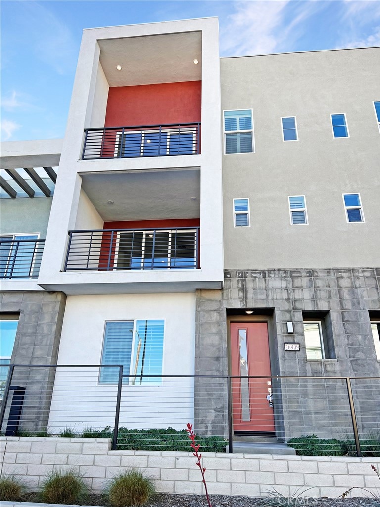 26909 Pathfinder Ln, Valencia, CA 91381 - photo 1