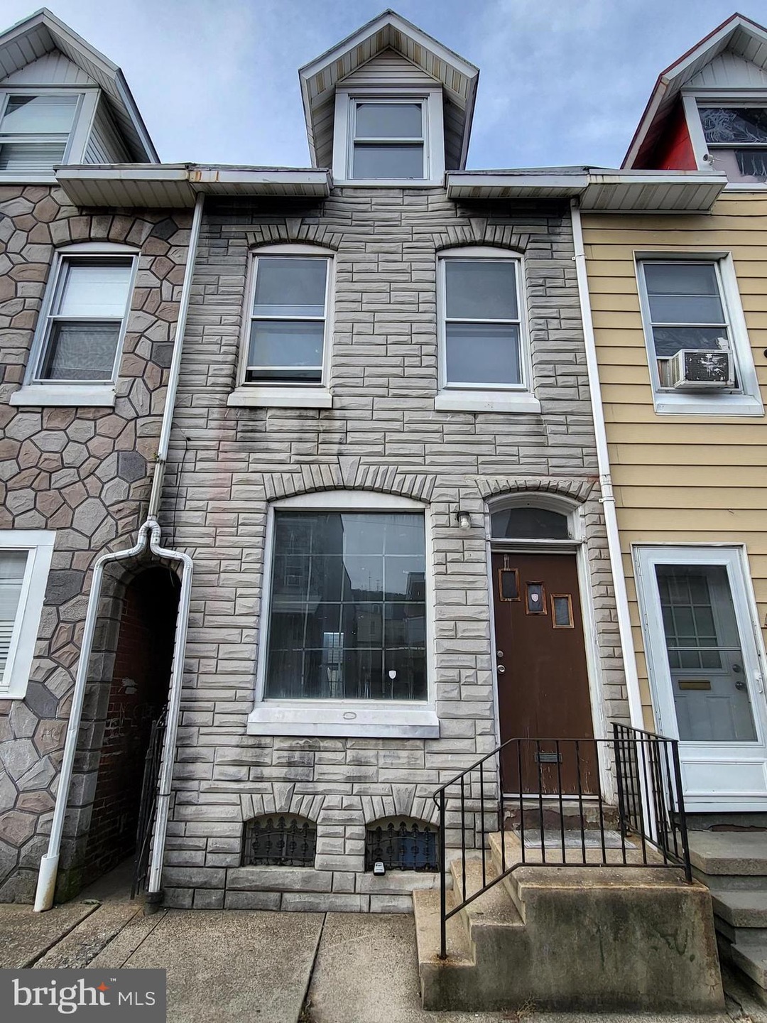 1324 Mulberry St, Reading, PA 19604 - photo 1