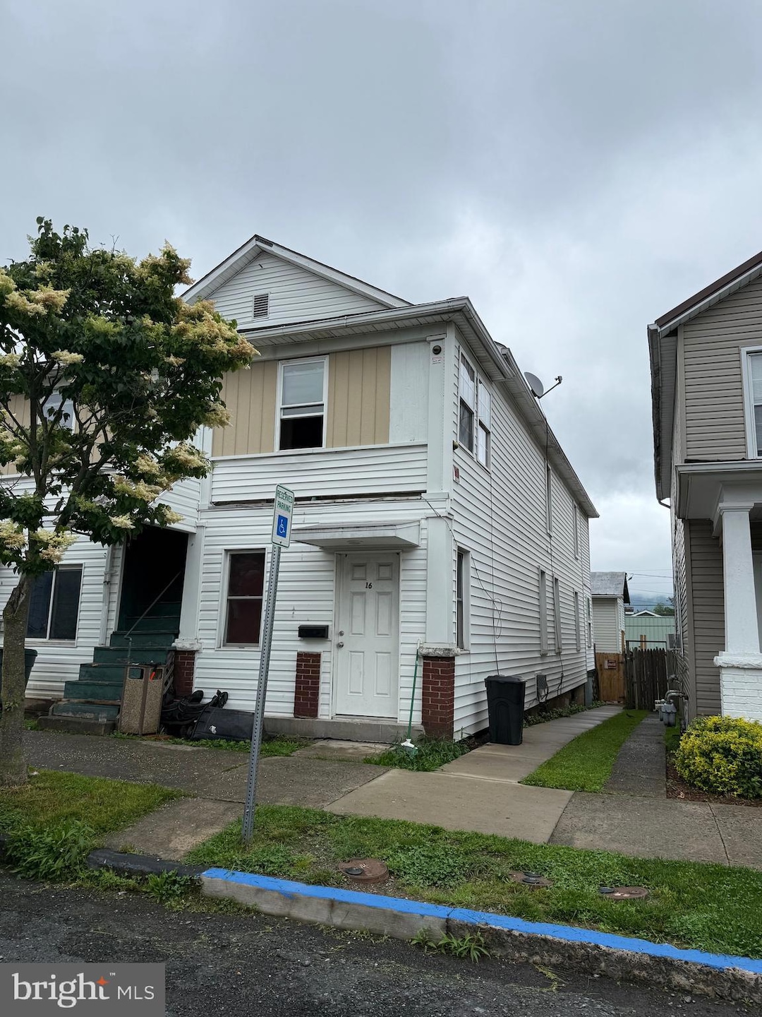 For Sale $139,900 • Co-Listing Agent