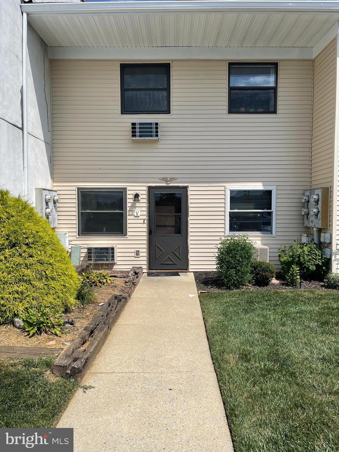 1334-Y W Wyomissing Blvd unit V, West Lawn, PA 19609 - photo 1