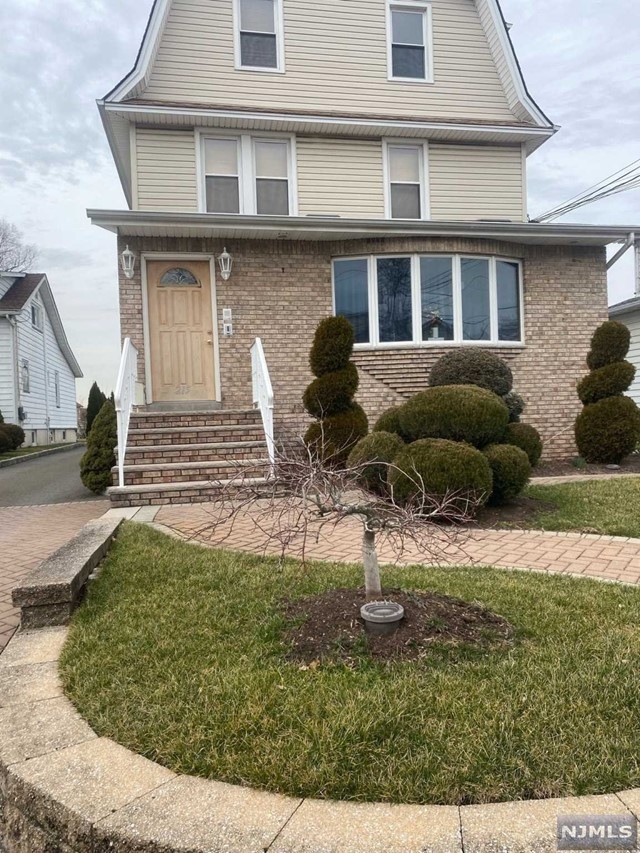 215 Jay Ave, Lyndhurst, NJ 07071 - photo 1