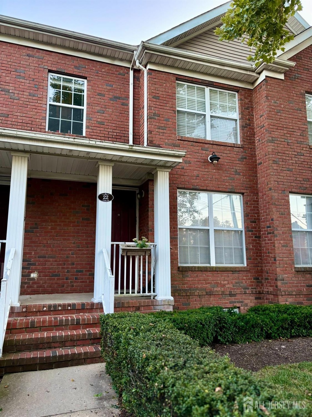 22 Park Square unit 22, Metuchen, NJ 08840 - photo 1