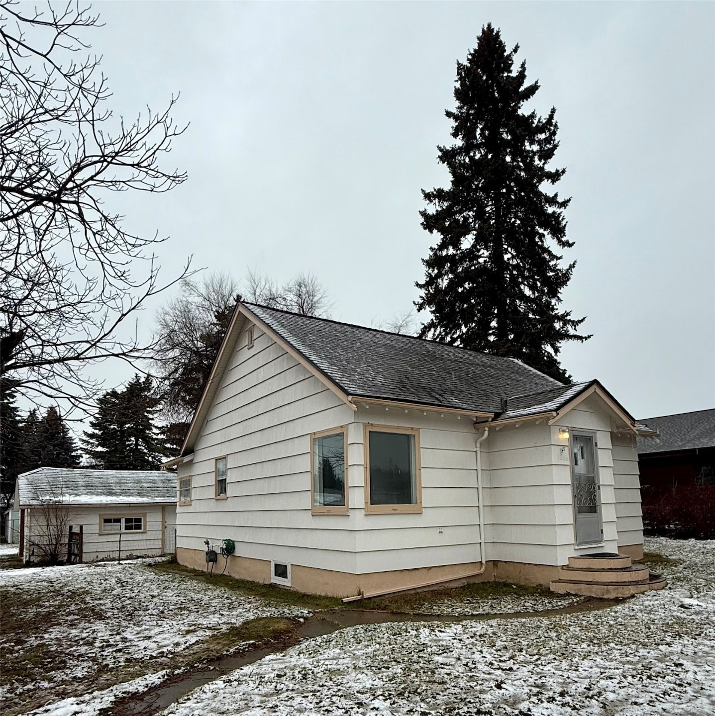 1086 N Meridian Rd, Kalispell, MT 59901 - photo 1