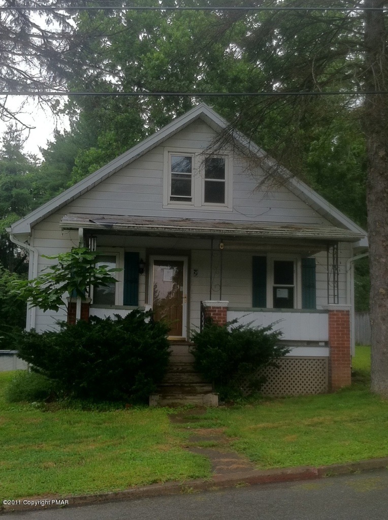 9 Grandview St, East Stroudsburg, PA 18301 - photo 1