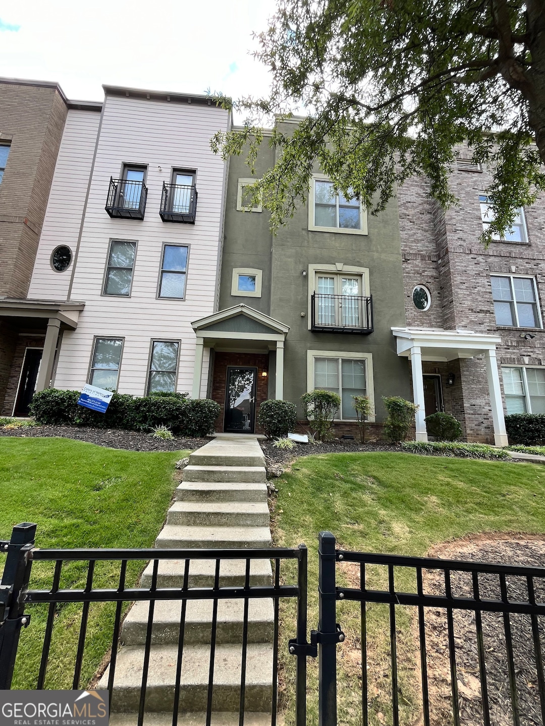 For Rent $2,200/month