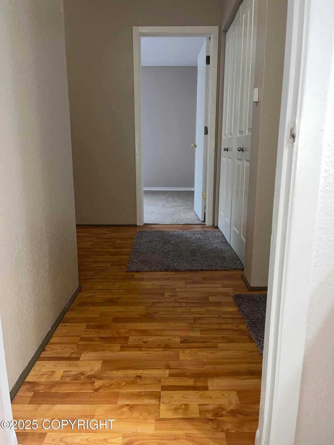 607 Copperbush Ct unit 607, Anchorage, AK 99518 - photo 1