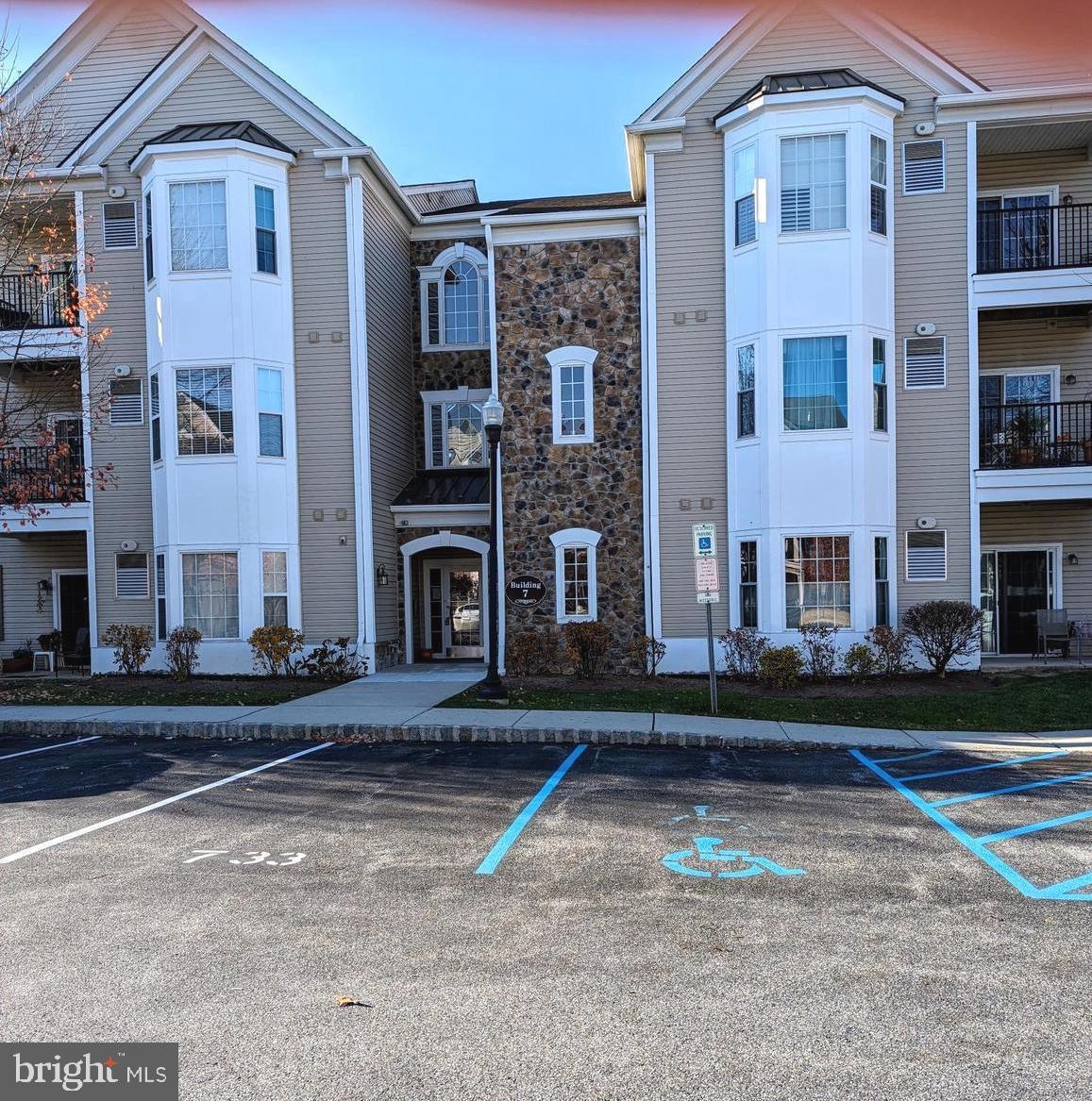 734 Creekside Dr unit 84, Brookhaven, PA 19015 - photo 1