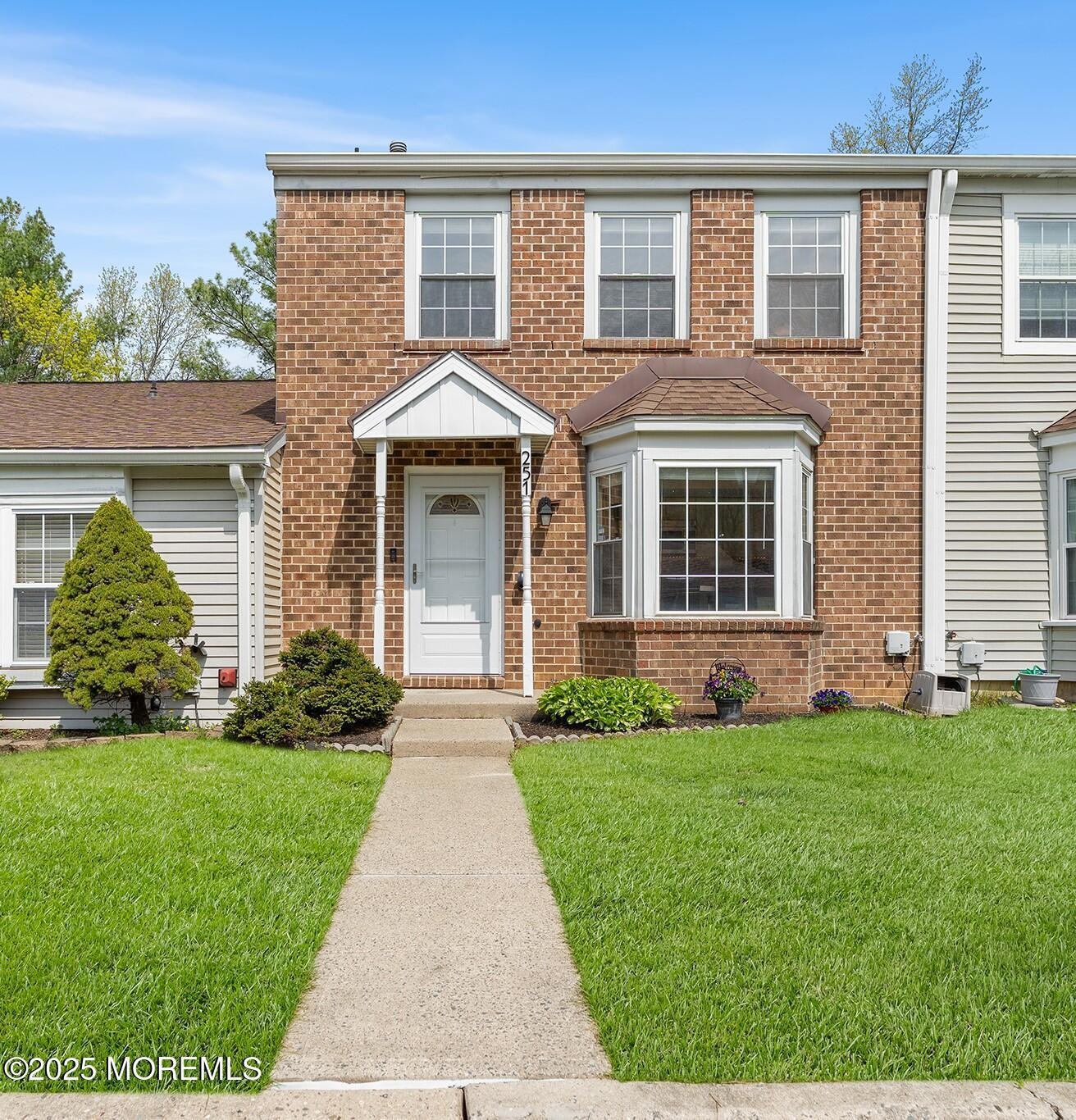 251 Chaucer Ct Old Bridge, NJ-02