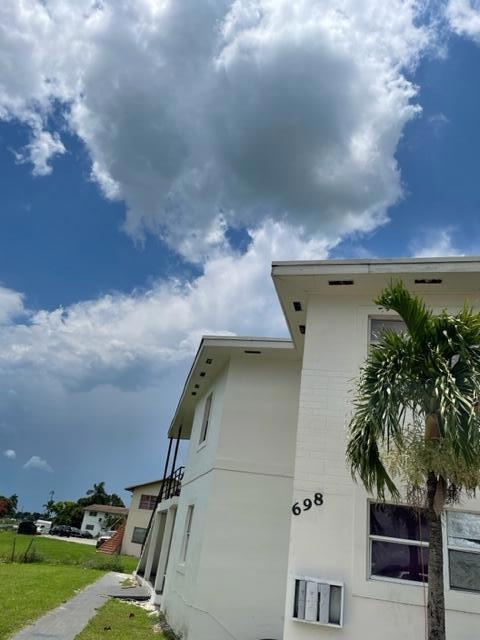698 SW 5th St unit 3, Belle Glade, FL 33430 - photo 1