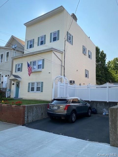 362 East 235th Street Bronx, NY 10470